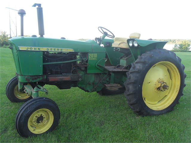 John Deere 2010