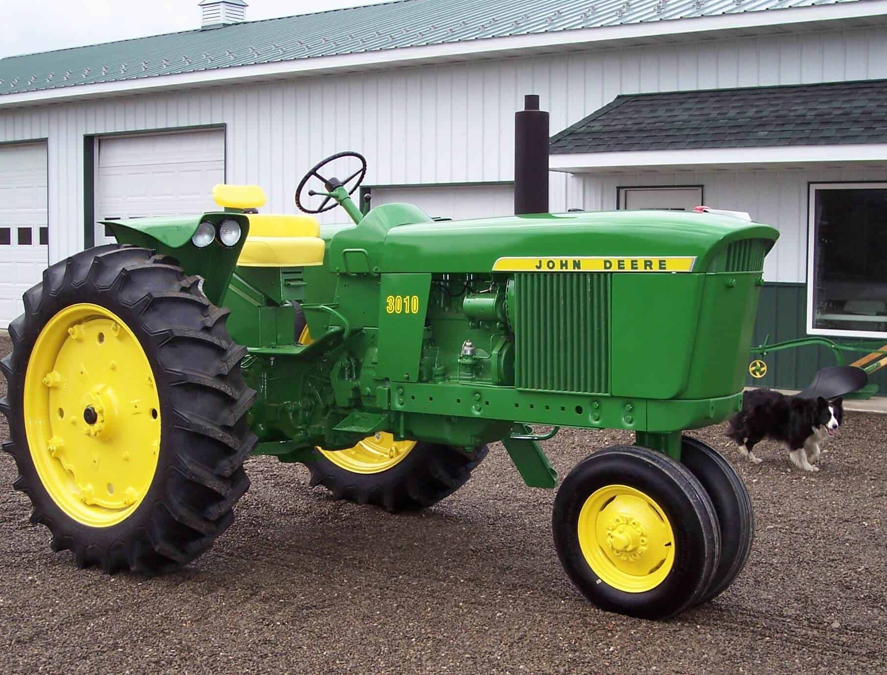 John Deere 3010