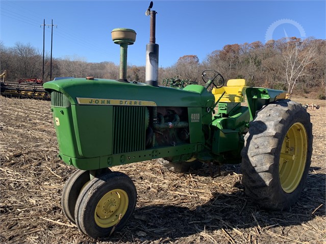 John Deere 4010