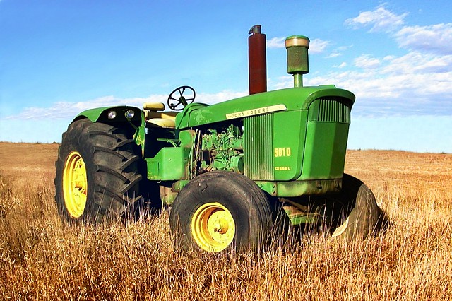 John Deere 5010